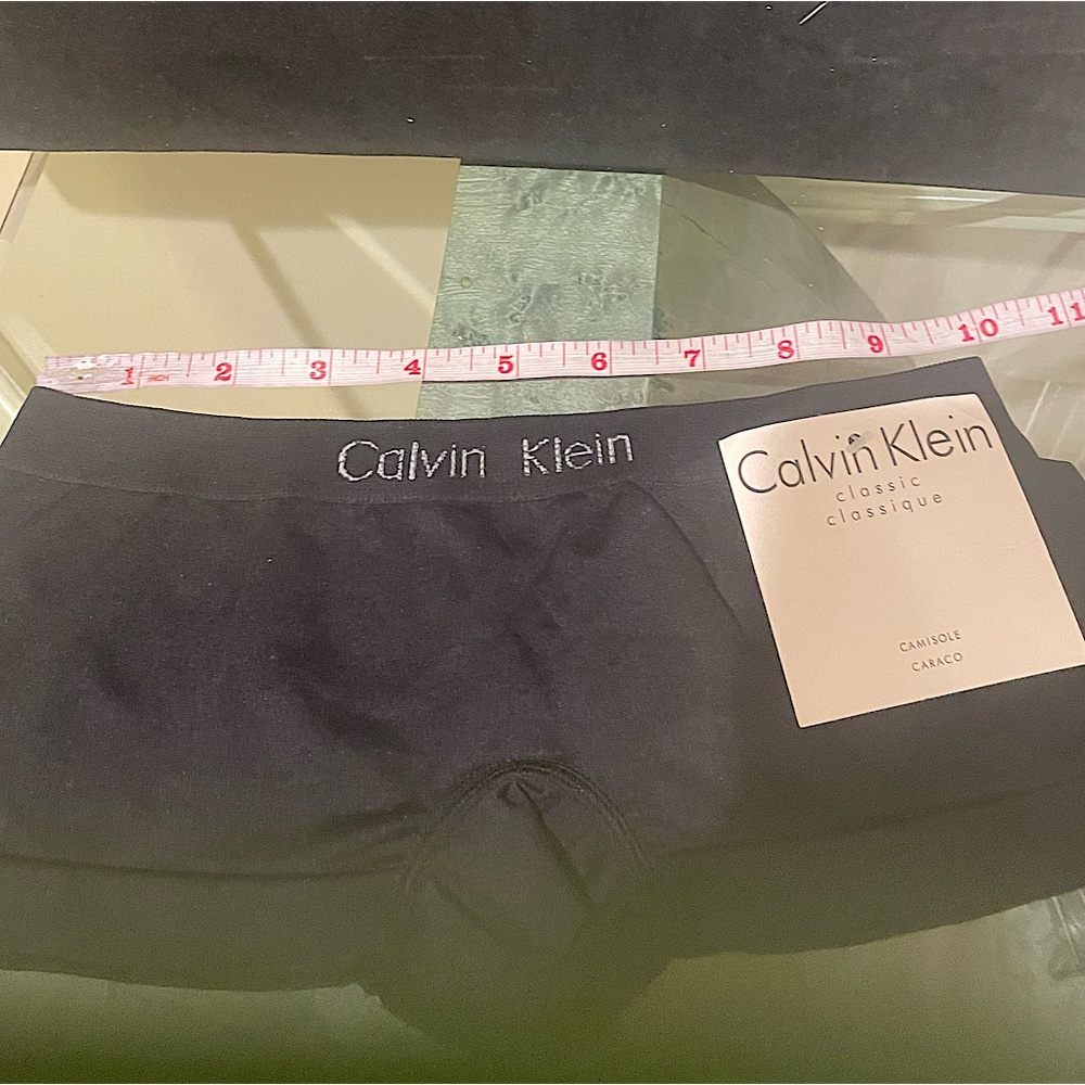 Bundled NWT Calvin Klein ladies briefs with free gift🎁CK sports bra